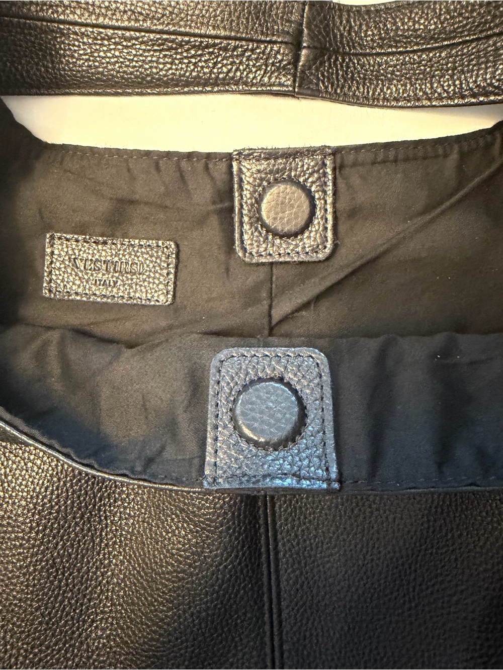 Vestirsi Scarlett Minimalist Black Leather Tote Bag - Picture 7 of 9